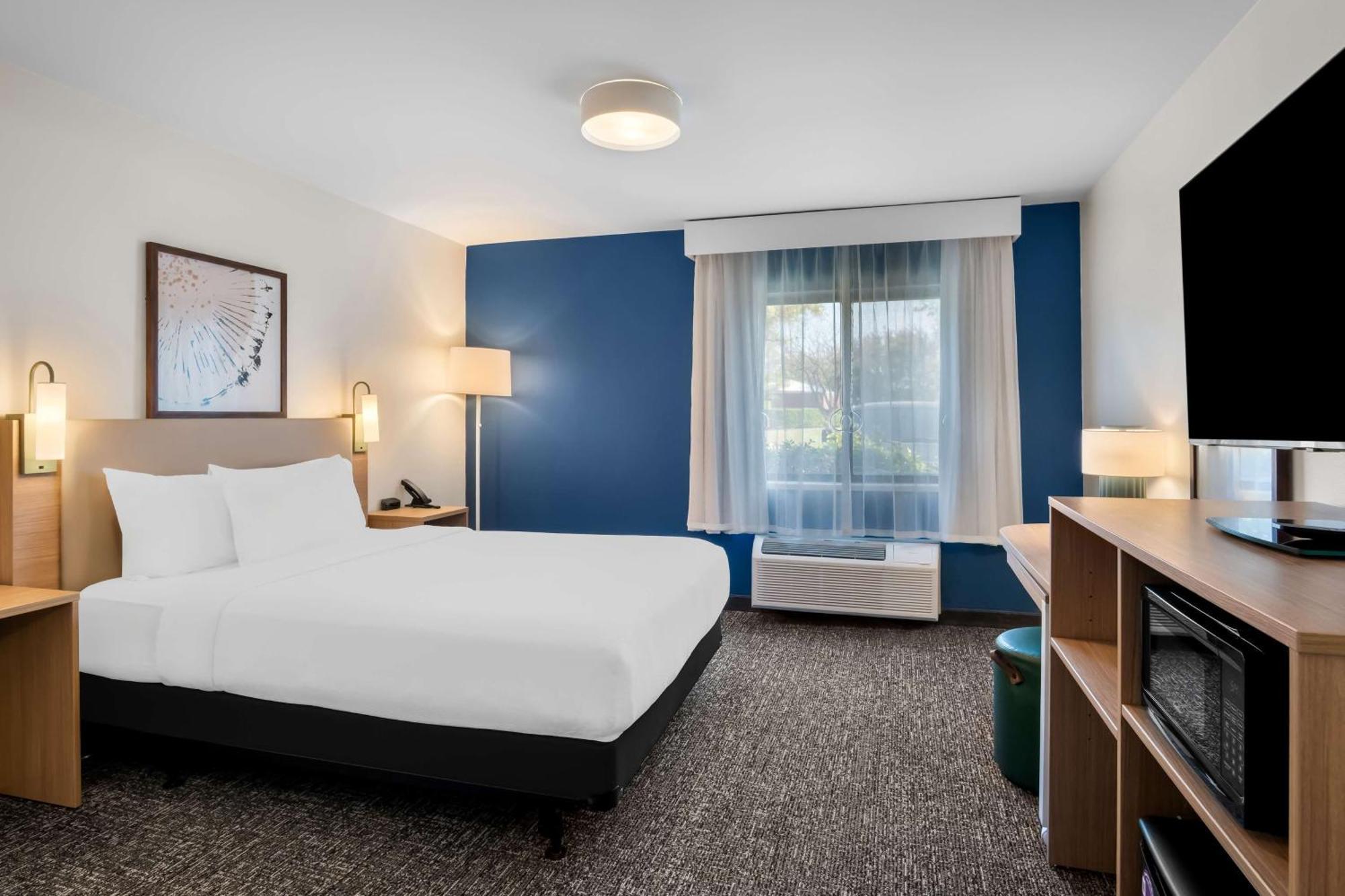 Hotel Spark By Hilton Dfw North 3*